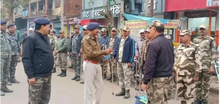 सरस्वती पूजा को लेकर गिरिडीह पुलिस ने किया फ्लैग मार्च