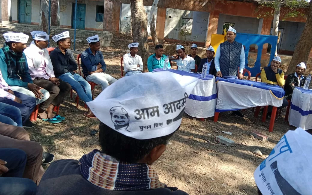 राजनीति बदलने के लिए युवाओं को राजनीति में आना होगा: शर्मा