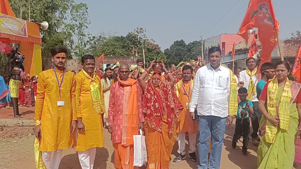 गांडेय के पंचमटांड़ में कलश यात्रा के साथ नौ दिवसीय रामचरितमानस यज्ञ शुरू