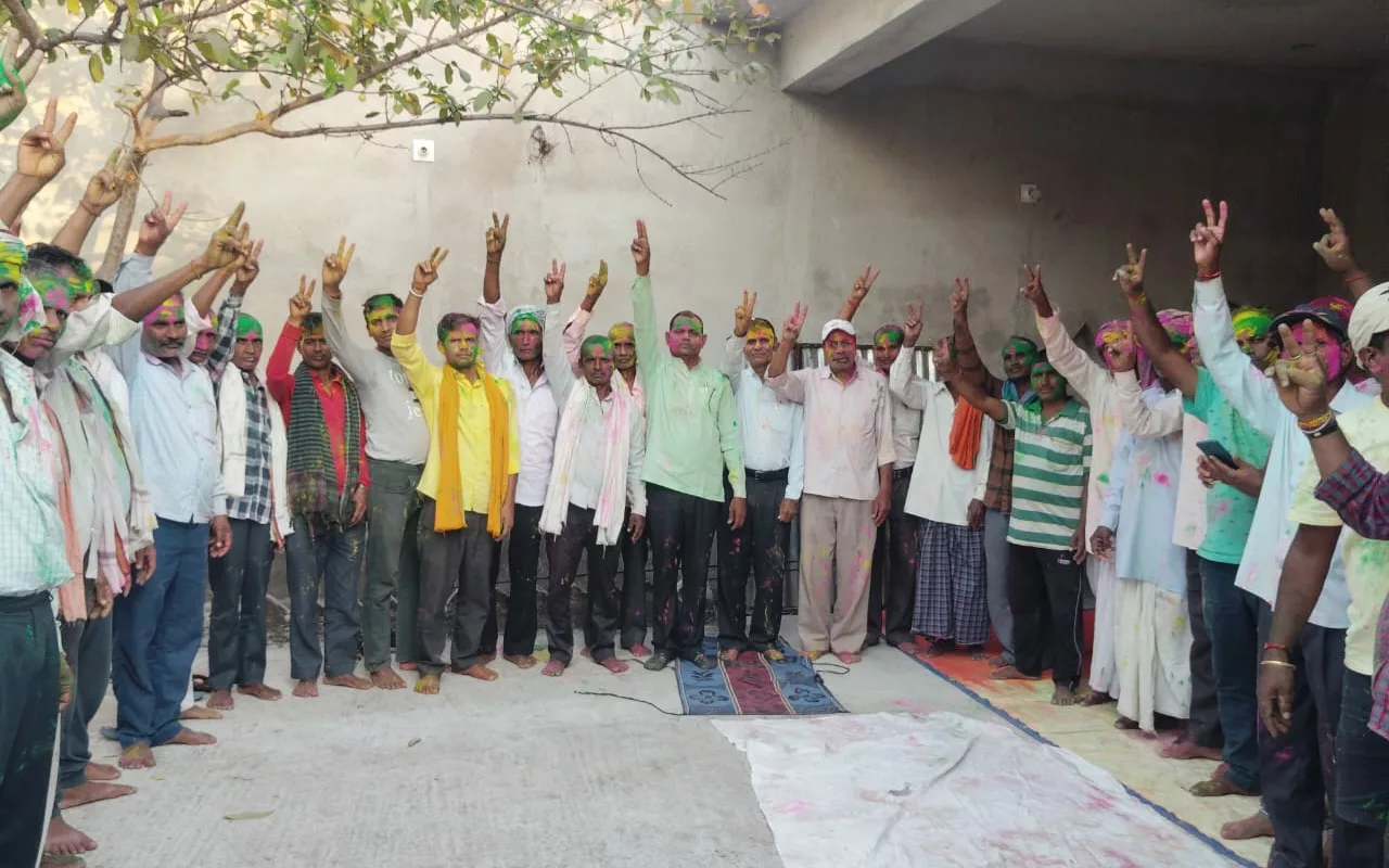 गोपाल नव चेतना संगठन का होली मिलन समारोह में अबीर-गुलाल लगाकर दी होली की शुभकामनाएं