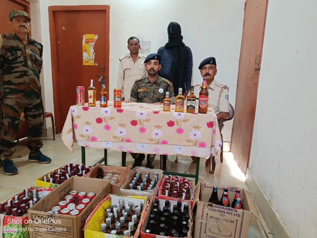 चरगो मोड़ के पास विदेशी शराब की 178 बोतल के साथ युवक को पुलिस ने दबोचा