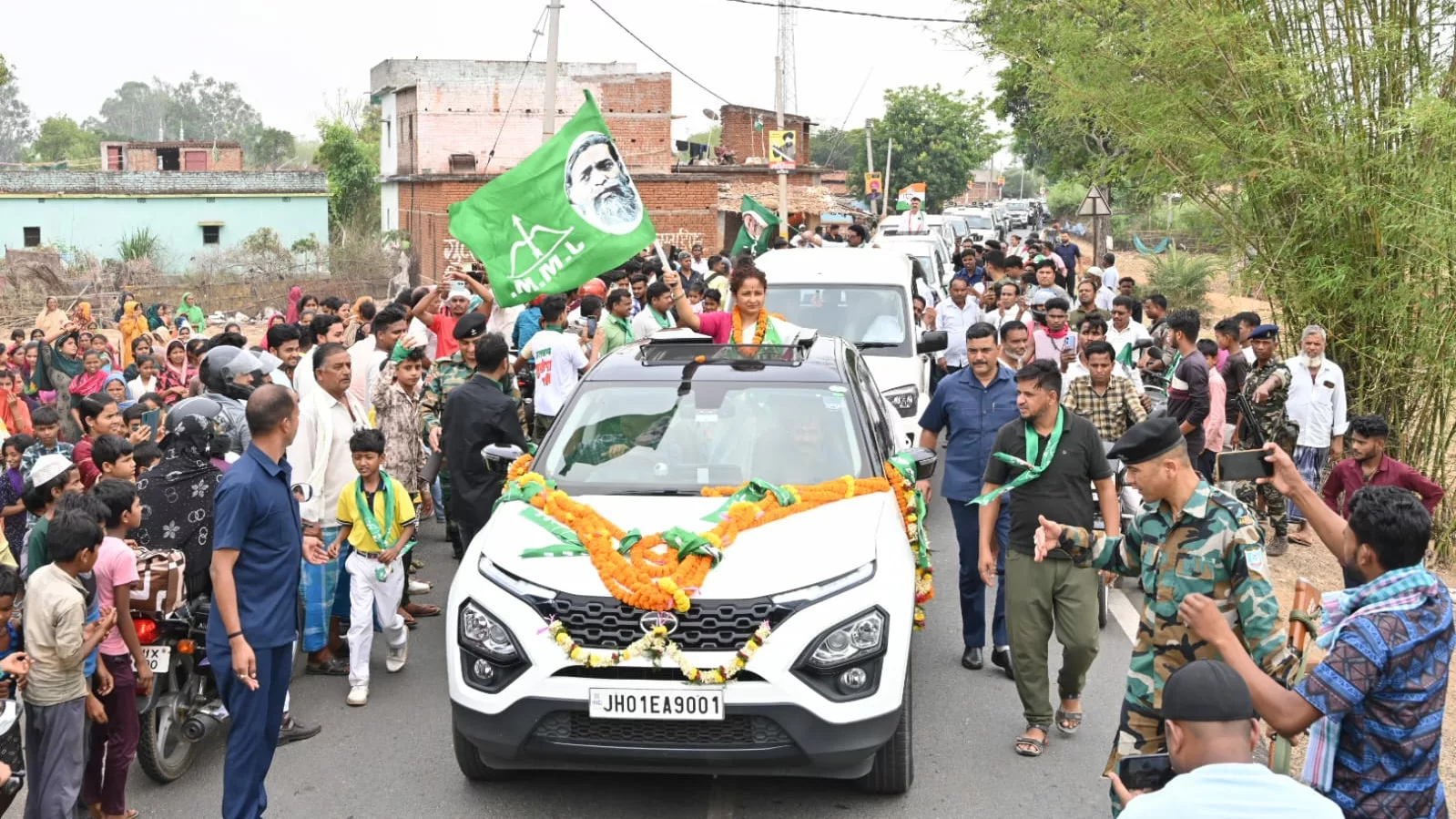 इंडी गठबंधन प्रत्याशी कल्पना सोरेन ने किया रोड शो