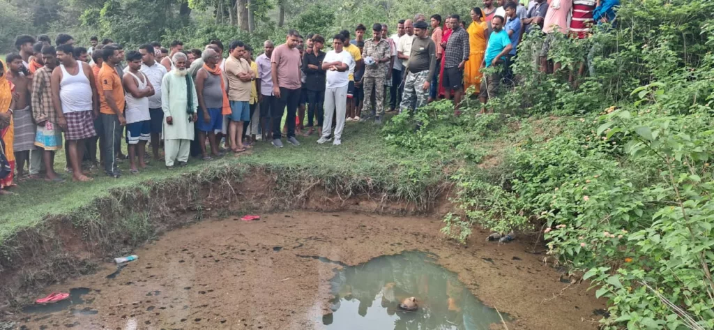 बड़ी ख़बर: संदिग्ध अवस्था में कुएं से महिला का शव बरामद, मायके पक्ष ने पति पर लगाया हत्या का आरोप