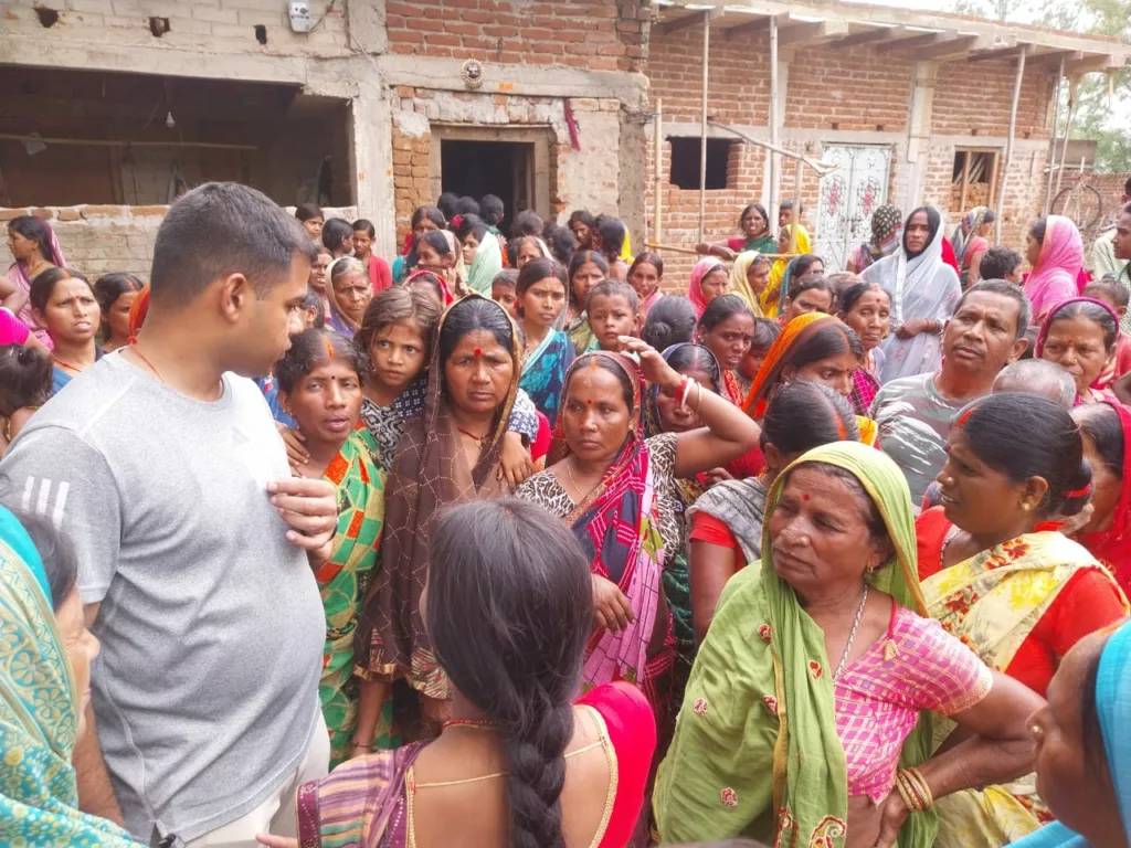 देवर ने कुदाल से मारकर भाभी का किया हत्या, मौके पर भाभी की मौत