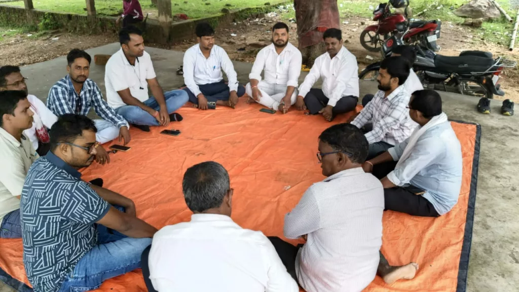 डबरसैनी मंदिर प्रांगण में पंचायत समिति सदस्यों की बैठक संपन्न