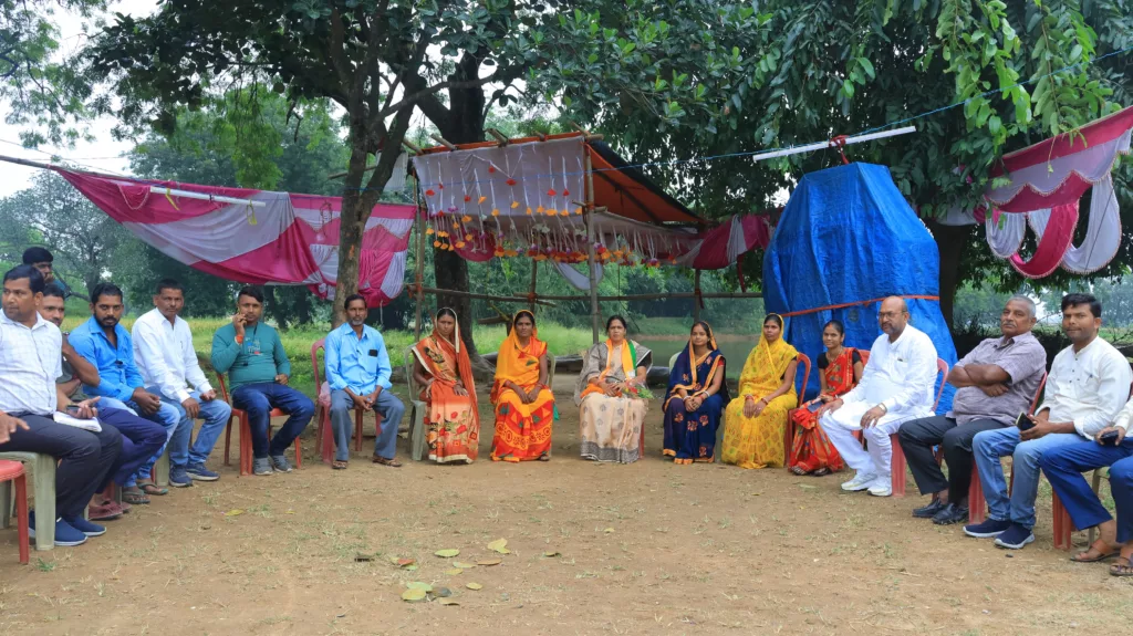 भाजपा प्रत्याशी मुनिया देवी ने चलाया बेंगाबाद के सुदूरवर्ती इलाकों में जनसंपर्क अभियान