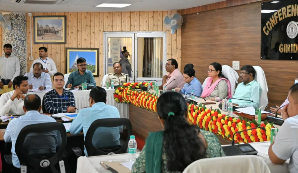 वोटर लिस्ट, मतदान केंद्र व सभी मशीनरी को सुव्यवस्थित रखेंगे, निर्वाचन जैसे महत्वपूर्ण कार्यों में इनकी भूमिका अहम है: डीईओ