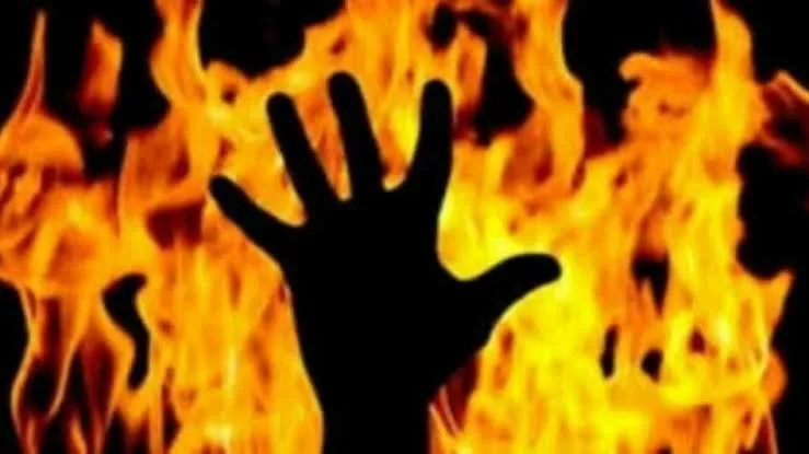 Death By Fire: खलिहान में आग से जलकर मां-बेटे की मौत